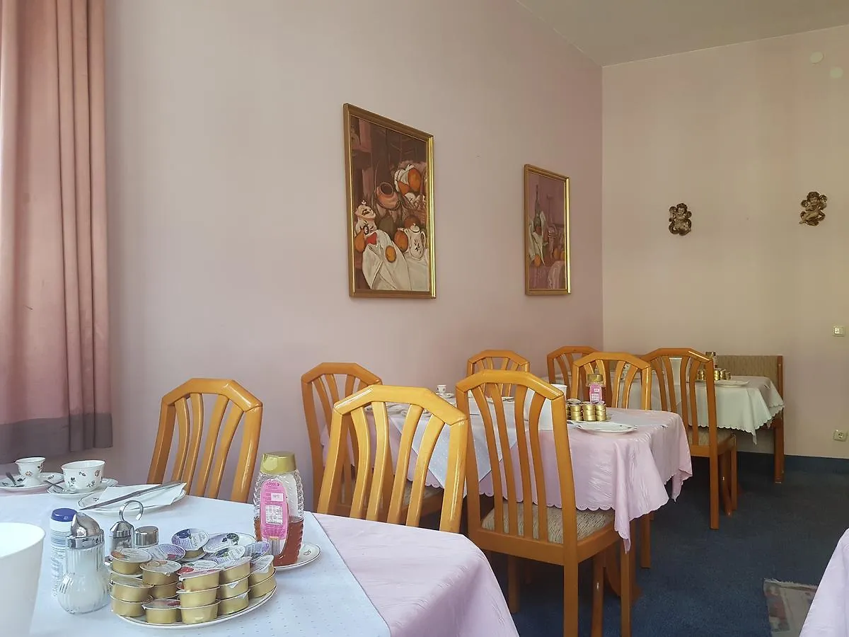 נירנברג Hotel Garni Keiml 0*,  גרמניה